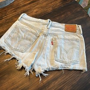 Super cute Levi’s shorts!
